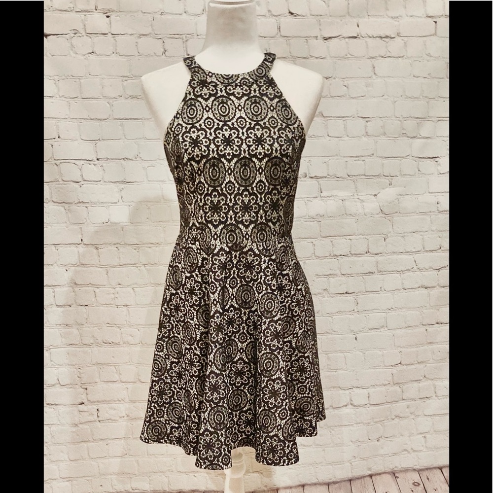 Papaya Halter-Lace Dress Size:L